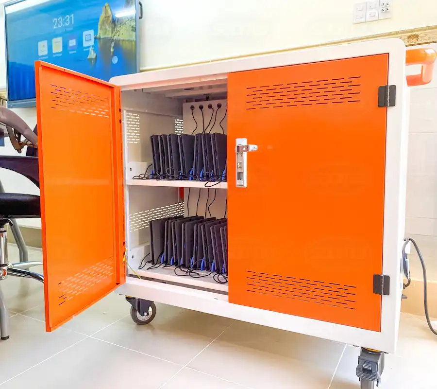 Vì sao giáo viên nên sử dụng tủ sạc di động thay vì ổ cắm thông thường?